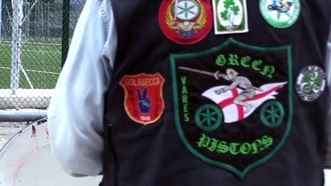 Gli 80 anni di Bossi, la vecchia Lega Nord si raduna e il senatur li chiama: "Grazie a tutti!"