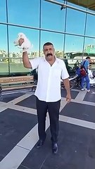 Hayvan Sevgisini Gösterirken İpin Ucunu Kaçıran Dayı