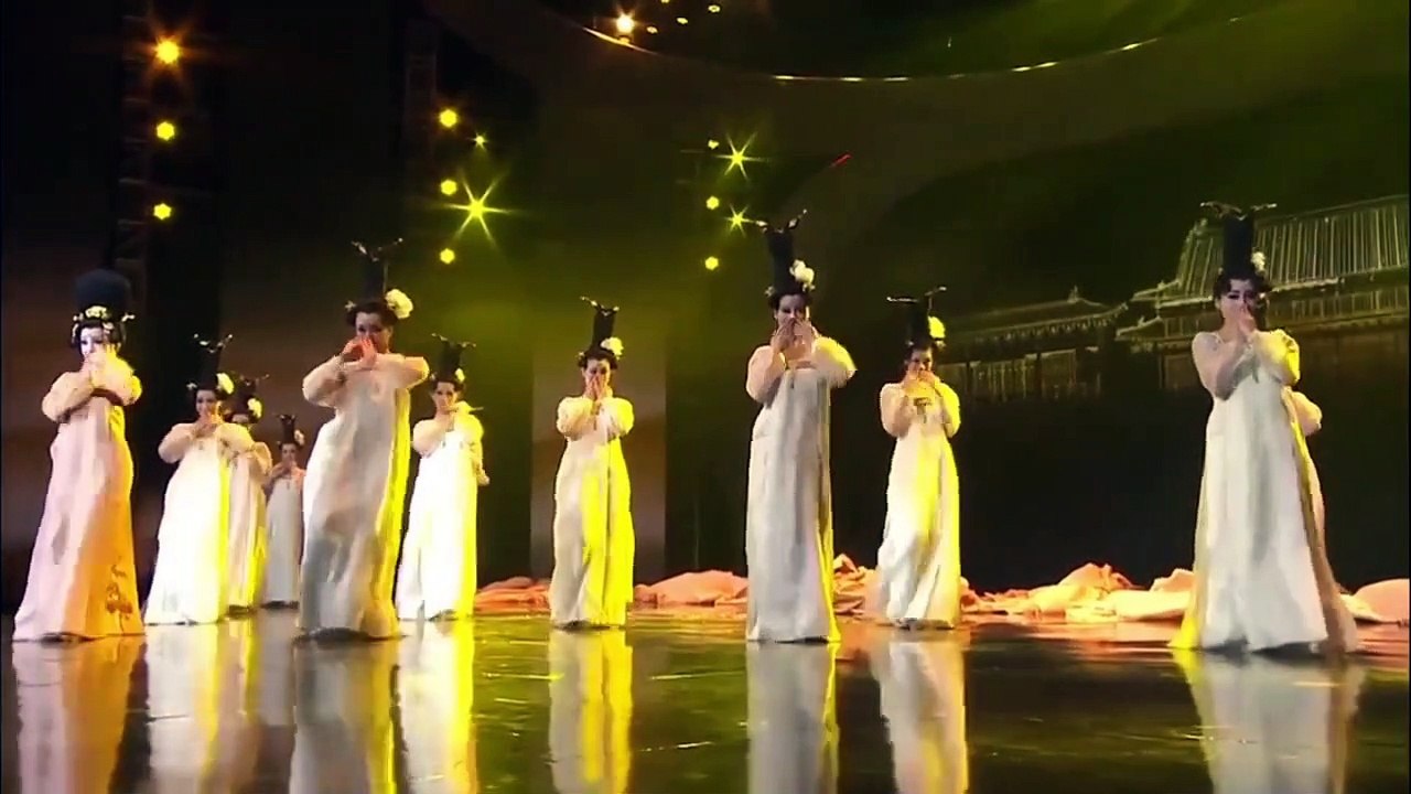 Chinese classic dance "Beauty Walk"《丽人行》