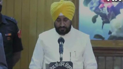 Channi sworn in as CM, OP Soni,Sukhjinder Randhawa as Deputy