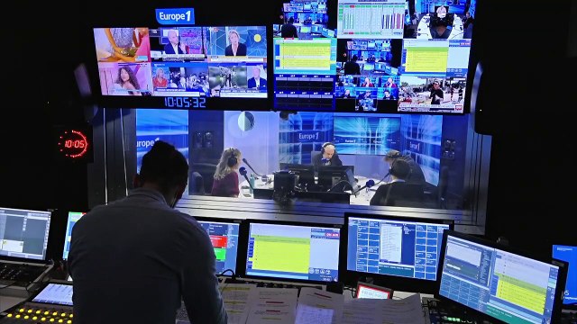 Crise des sous-marins australiens : comment France 2 et TF1 ont relayé l'interview de Jean-Yves Le Drian