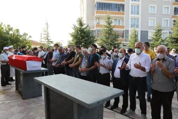 Beyin kanaması sonucu hayatını kaybeden jandarma uzman çavuş toprağa verildi