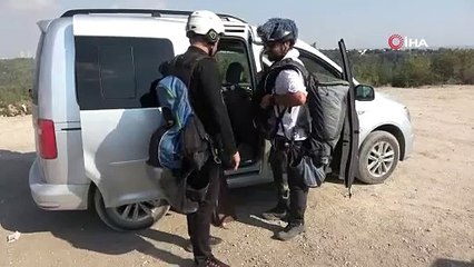 Yamaç paraşütünde metrelik 'piton döner' ziyafeti