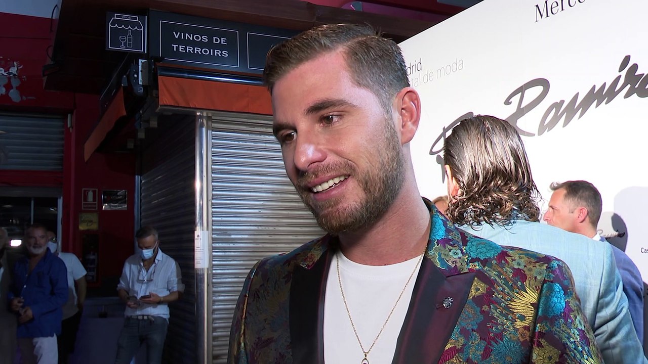 Tom Brusse envía un mensaje para las chicas solteras de España