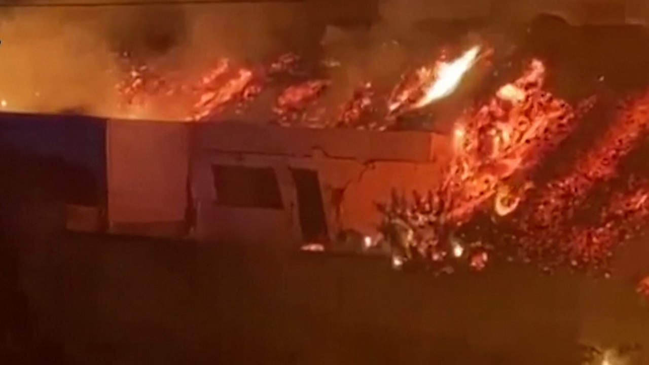 Eruption aux Canaries : des maisons englouties par la lave, 5000 personnes évacuées