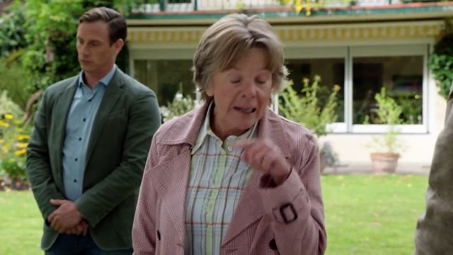 Die Rosenheim-Cops (406) Staffel 18 Folge 02 - Die Spur des Geldes