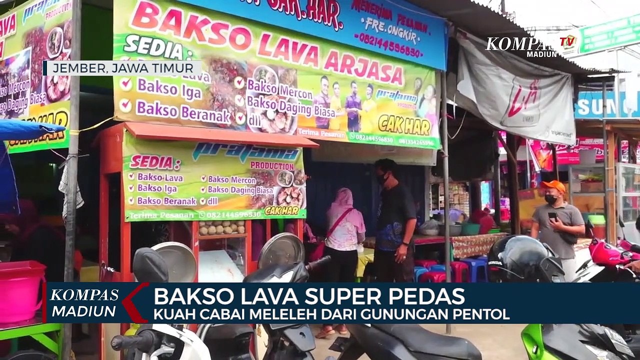 Bakso Lava Super Pedas, Kuah Cabai Meleleh Dari Gunungan Pentol