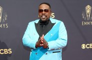 Cedric the Entertainer mocks royals at Emmy Awards