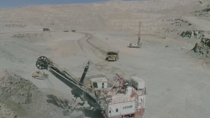 Crisis de gigante inmobiliario chino lleva a cobre a su mayor caída en un mes