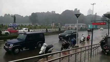 वीडियो: तर-ब-तर हुआ बेंगलूरु