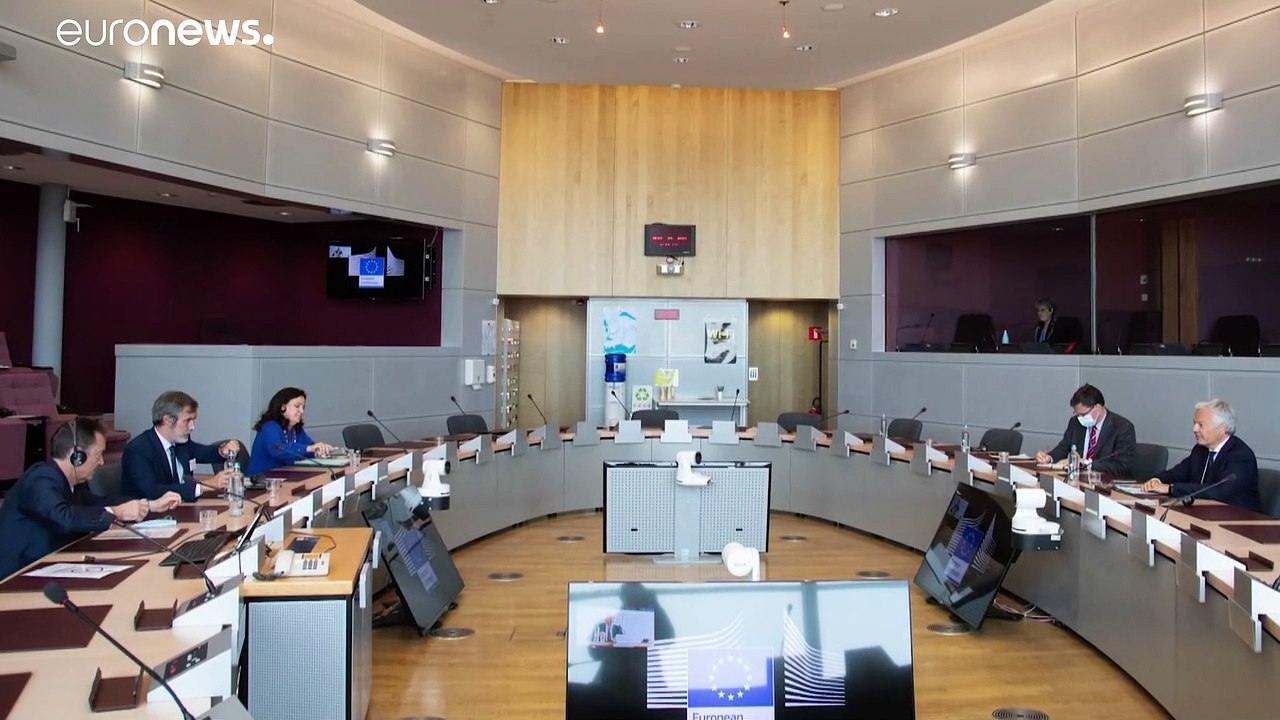 Bloqueio na justiça espanhola preocupa Bruxelas