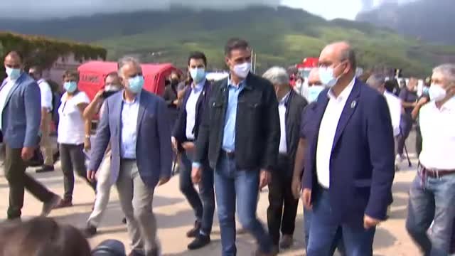 Sánchez visita el puesto de mando avanzado en La Palma