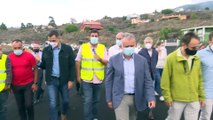 Sánchez visita las zonas afectadas por la erupción del volcán en La Palma