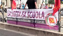 Scuola, tornano le proteste a Roma: mancano 2800 docenti e il tempo pieno non riesce a partire