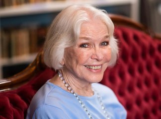 إلين بورستين: نجمة هوليوود التي اعتنقت الإسلام في الثلاثينيات من عمرها