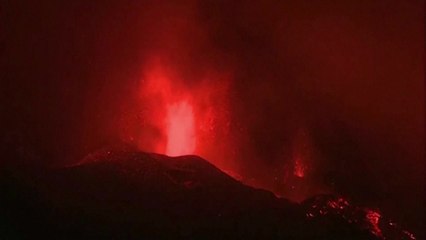 카나리아제도 화산폭발로 주택 100채 파손...용암은 바다로 / YTN