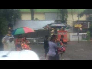 मुसळधार पावसातही मुंबईकरांनी बाप्पाला दिला भावपूर्ण निरोप