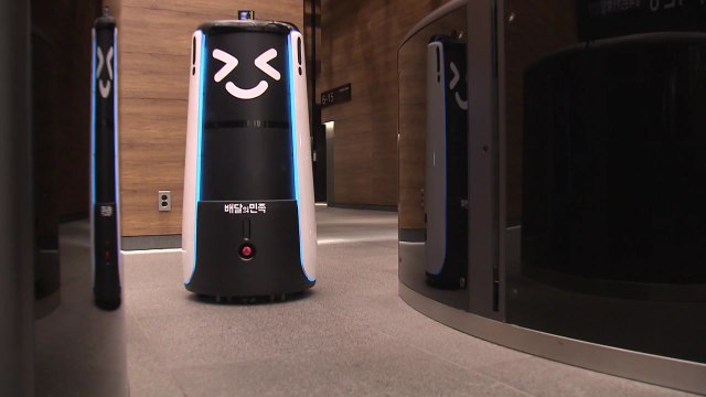 비대면 시대에 배송 로봇 '척척'... 규제 개혁 시급 / YTN