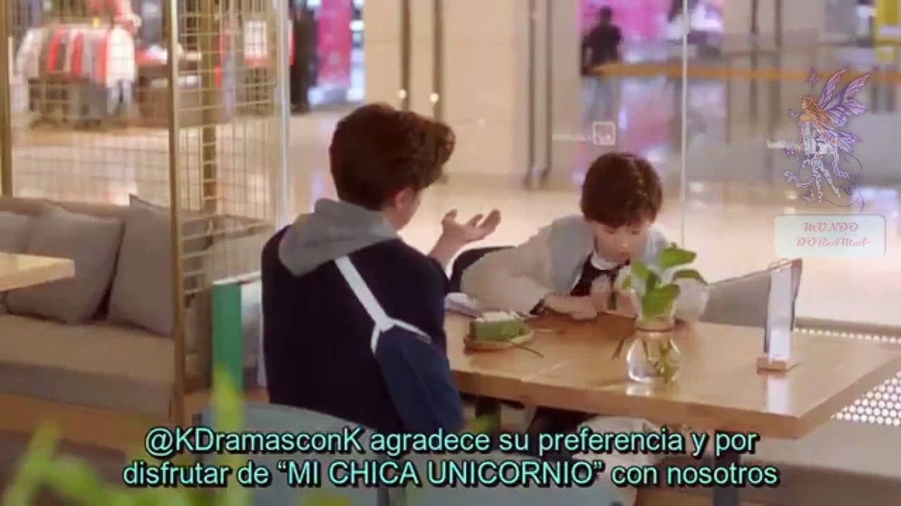 CHICA UNICORNIO 11