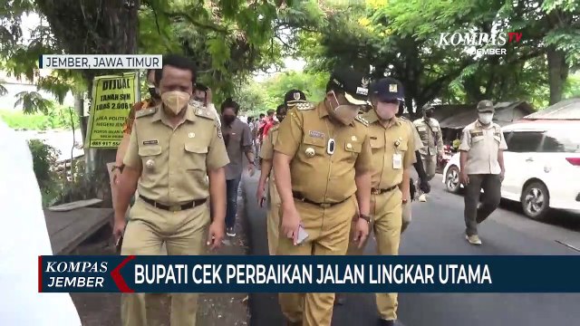 Bupati Jember Cek Kualitas Aspal yang Digunakan Memperbaiki Jalur Lingkar Utama