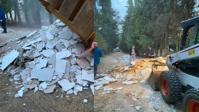 Validebağ'a şafak baskını: Belediye moloz ve kum döktü