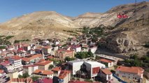 SİVAS'TA HİTİTLER DÖNEMİ 'APARTMAN' MAĞARALAR İLGİ ÇEKİYOR