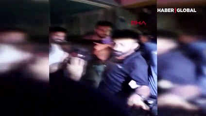 Ev sahibi 'Çık' dedi, bütün eşyaları balkondan attı