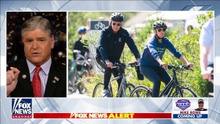 FoxNews TV / Hannity blasts Biden for allowing migrants to pack under TX bridge