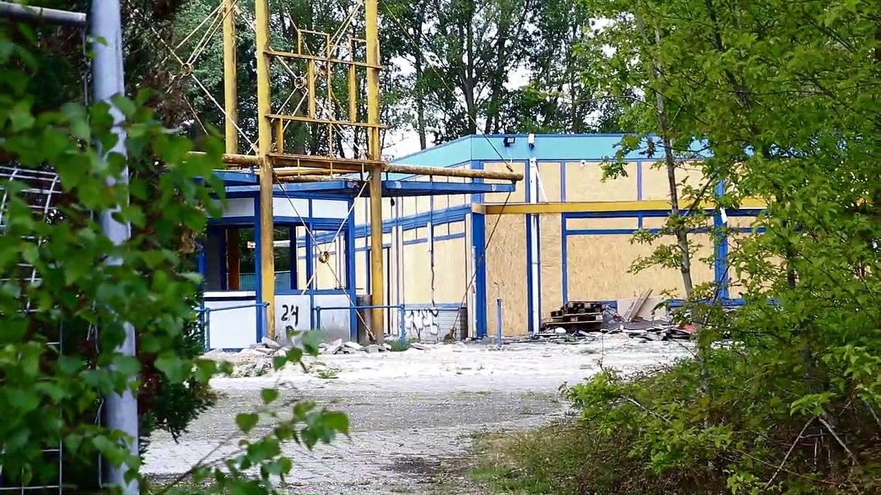 MODERN WARFARE in REAL LIFE!! (2v2 Gunfight Airsoft)