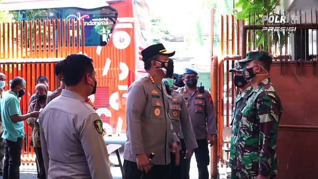 Kapolresta Sidoarjo Pantau Vaksinasi Alumni AKABRI 1998 di Gereja Bethany House of Glory