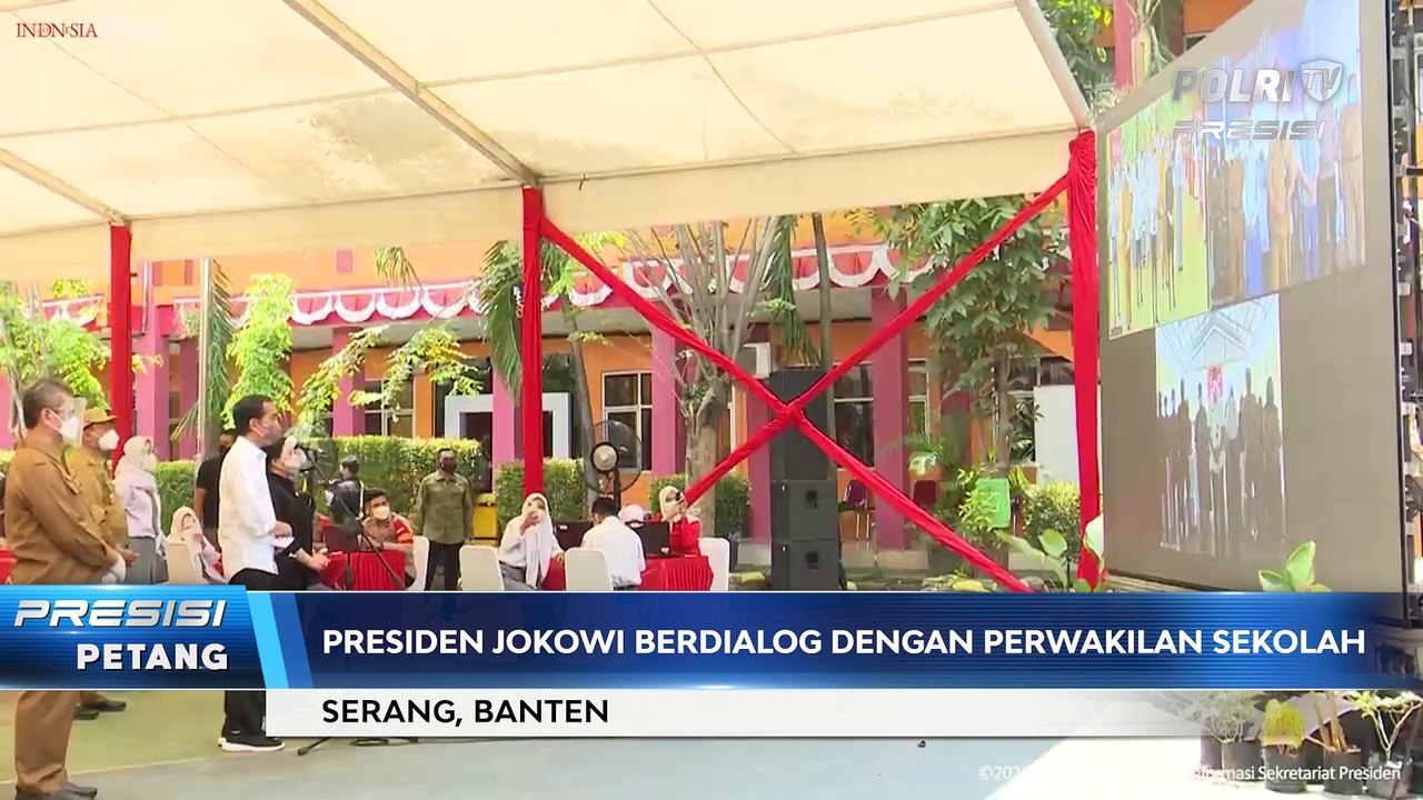 Presiden Jokowi Tinjau Vaksinasi Pelajar di SMAN 4 Serang
