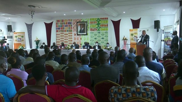 San-Pedro : Le Premier ministre Patrick Achi échange avec les opérateurs économiques locaux