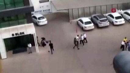 Télécharger la video: Diyarbakır’da otoparkta birbirlerine girdiler