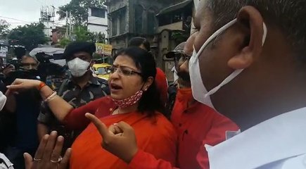 আবারও পুলিশের বাধার মুখে পড়লেন বিজেপির প্রার্থী প্রিয়াঙ্কা টিব্রিয়াল | Oneindia Bengali