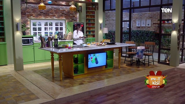 طريقة عمل سلطة الحمص و الطماطم الشيري المشويه مع الشيف فيفيان