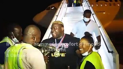 Accueil triomphal à Ouagadougou pour Iron Biby, l'homme le plus fort du monde