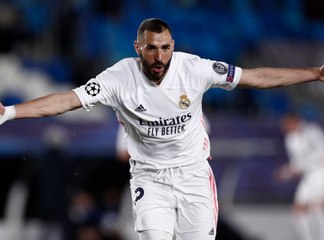 كريم بنزيما يدخل قائمة عظماء الدوري الإسباني