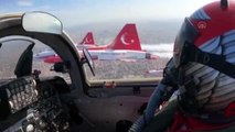 Türk Yıldızları, İstanbul Boğazı üzerindeki uçuşu Ampute Milli Futbol takımına armağan etti