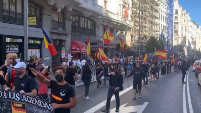 La Policía comunicó en tiempo real los gritos homófobos de los neonazis pero la delegada no quiso disolver