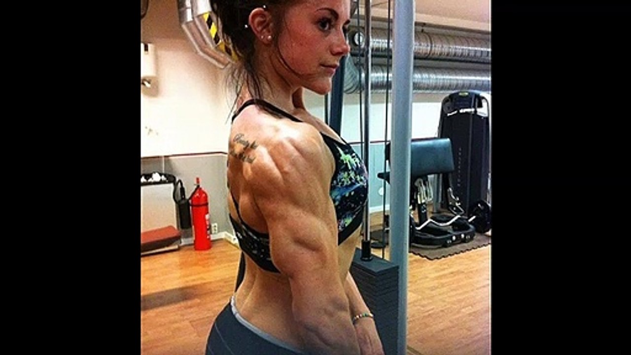 FEMALE BODYBUILDERS WITH STRONG ARMS
