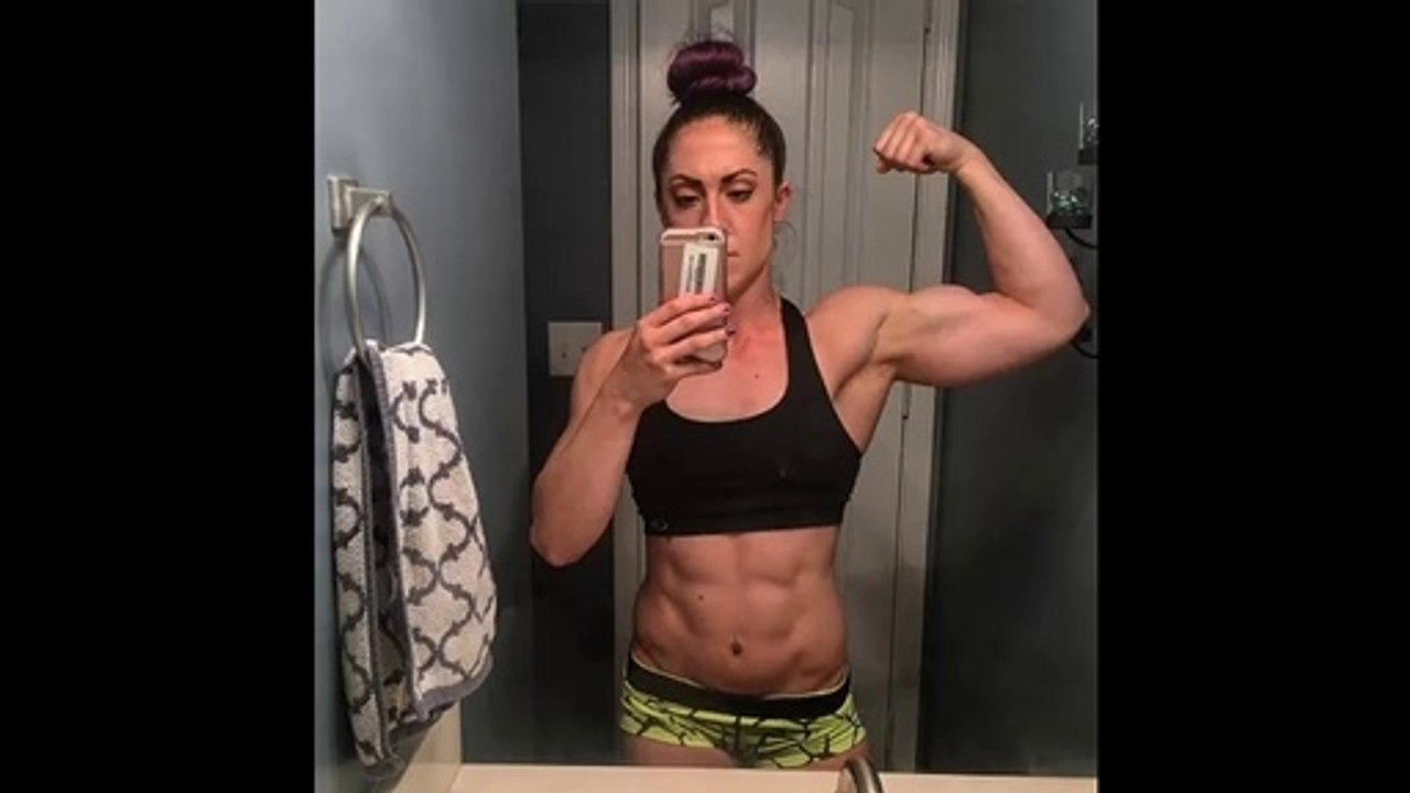 FEMALE BODYBUILDER : BIANA