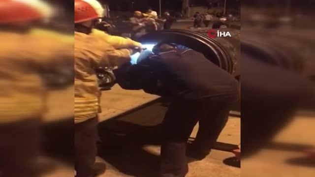 Fotoğraf çektirmek için girdiği tarihi topun içinde sıkıştı