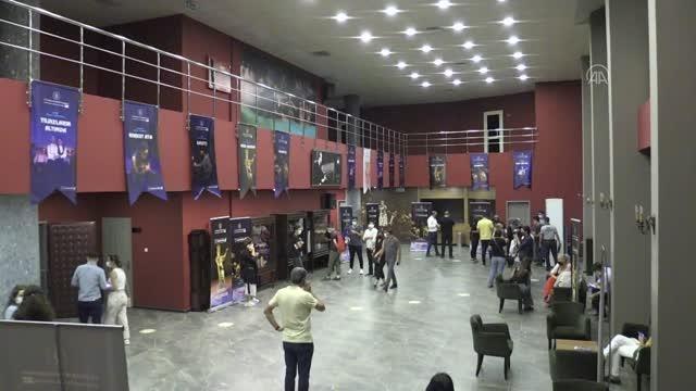 DİYARBAKIR - Orhan Asena Yerli Oyunlar Tiyatro Festivali başladı