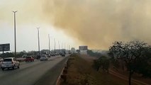 Incêndio consome área próxima à cidade do automóvel nesta terça-feira