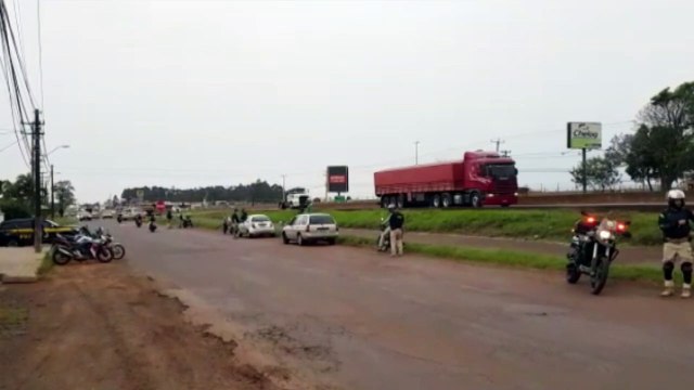 Fiscalização de trânsito é realizada pela PRF na BR-277, em Cascavel