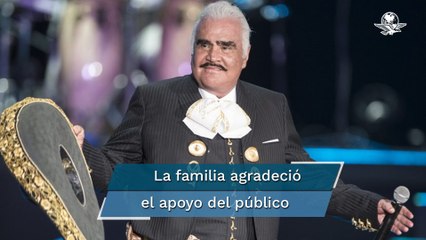Reportan a Vicente Fernández despierto y en interacción con su familia