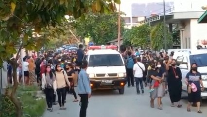 Jenazah Korban Penganiayaan KKB Diarak ke Rumah Duka