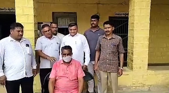 पांच हजार रुपए रिश्वत लेते पटवारी गिरफ्तार