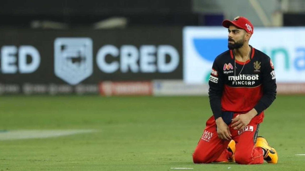Kohli RCB ನಾಯಕತ್ವದಿಂದ ಸರಣಿಯ ಮಧ್ಯದಲ್ಲಿಯೇ ಕೆಳಗಿಳಿಯುತ್ತಾರಾ ? | Oneindia Kannada