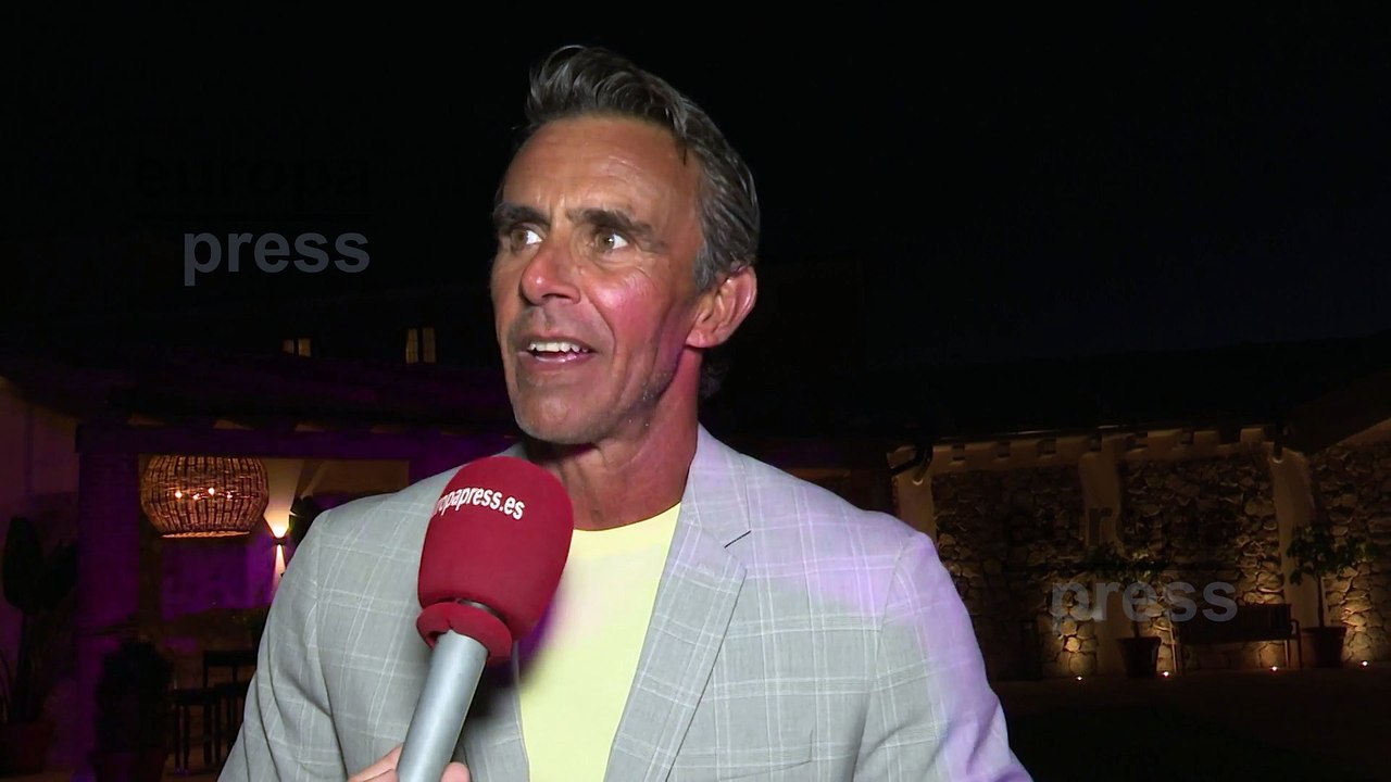 Alonso Caparrós sobre la guerra abierta entre Rocío Carrasco y Antonio David Flores